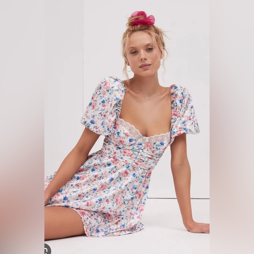 For love & Lemons. Brand new size is L but runs small so M will fit this